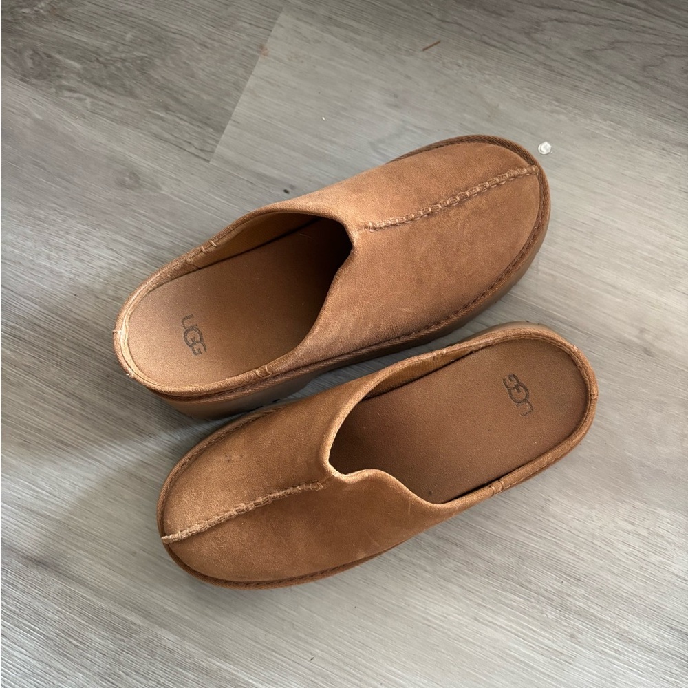 Women's Ugg Tan Platform Clogs - image 4